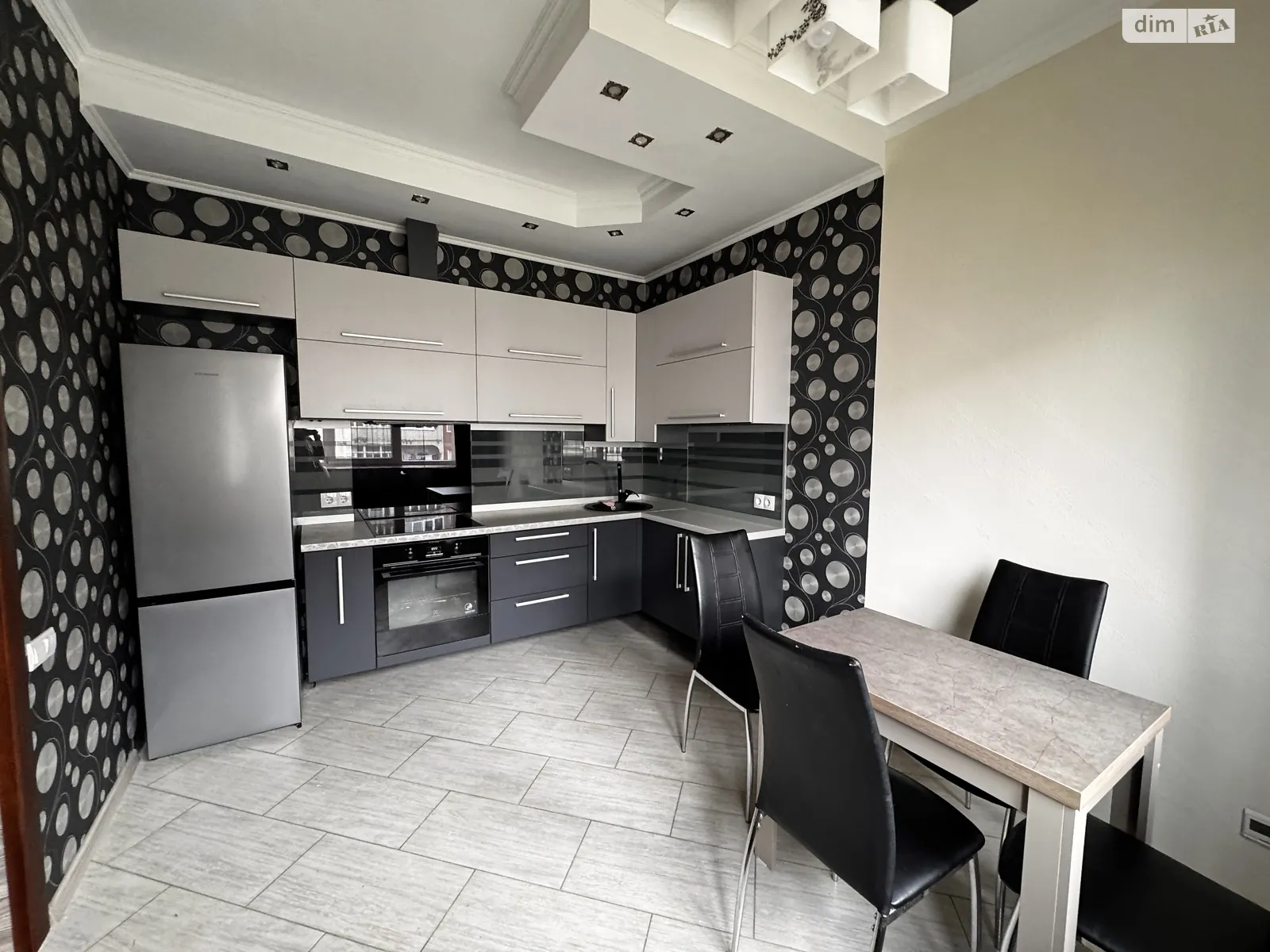 Продается 1-комнатная квартира 41.6 кв. м в Ровно, ул. Шухевича Романа, 12Б - фото 1