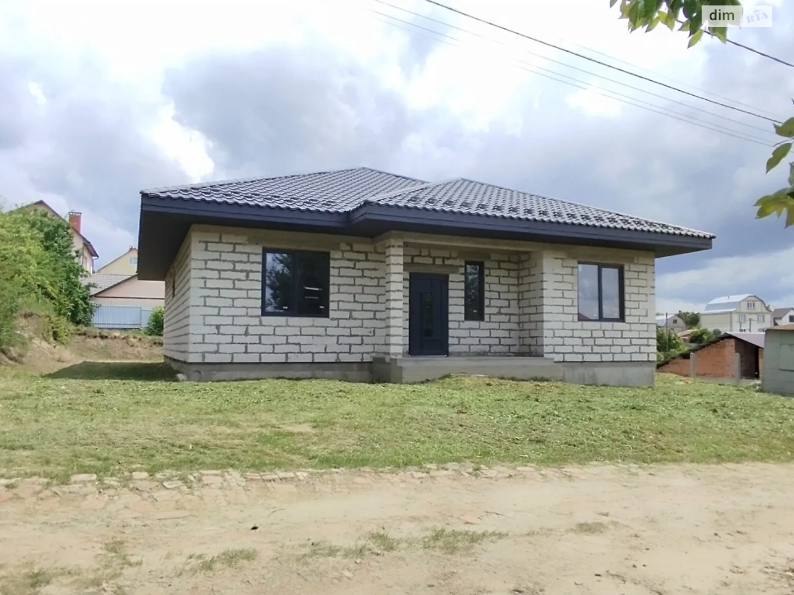 Продается одноэтажный дом 137 кв. м с подвалом, цена: 85000 $ - фото 1