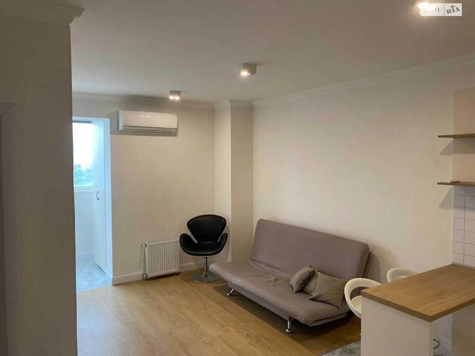Продается 1-комнатная квартира 31 кв. м в Киеве, ул. Западная, 10 - фото 1