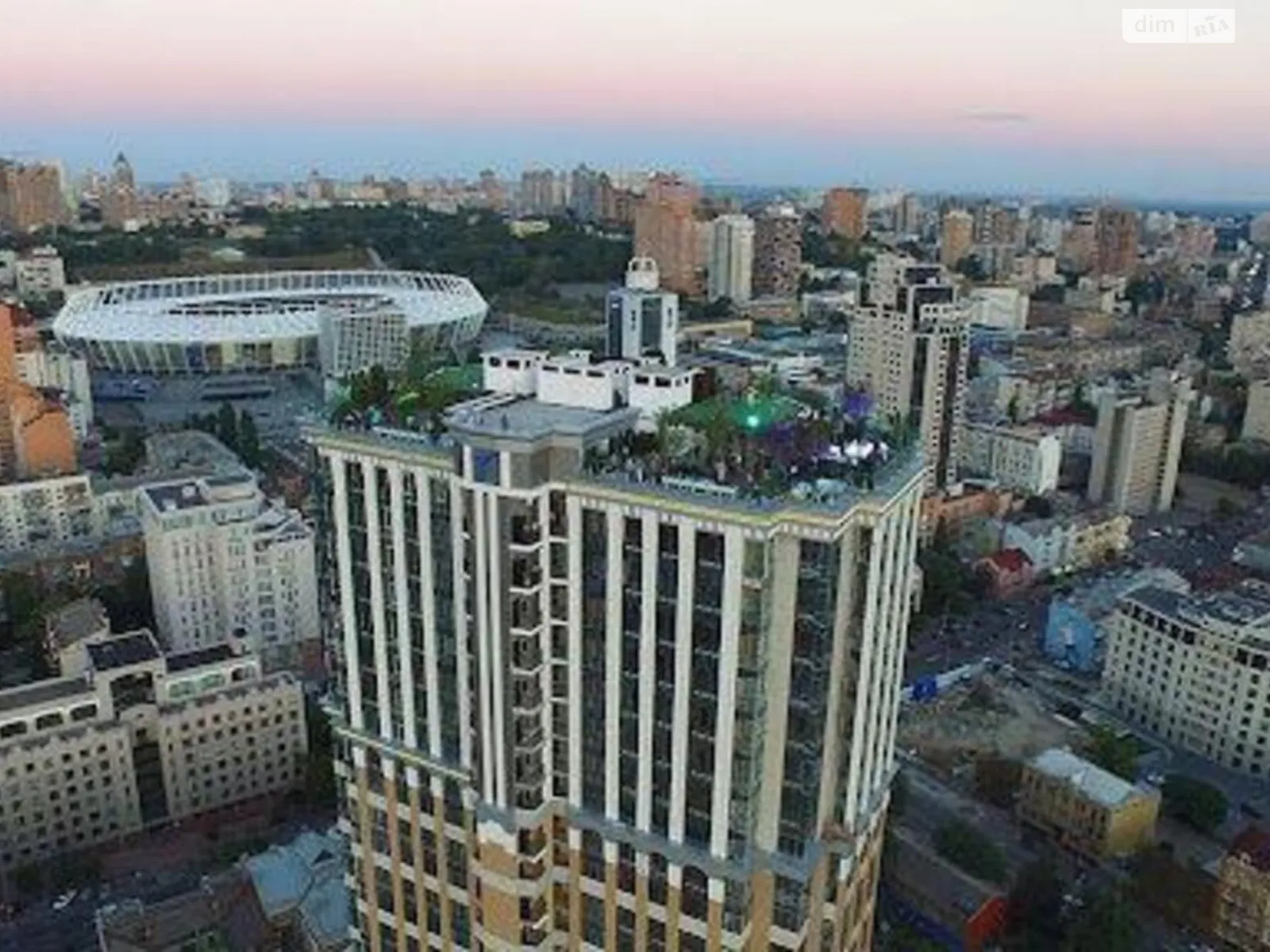Продається 2-кімнатна квартира 65 кв. м у Києві, вул. Саксаганського, 37К - фото 1