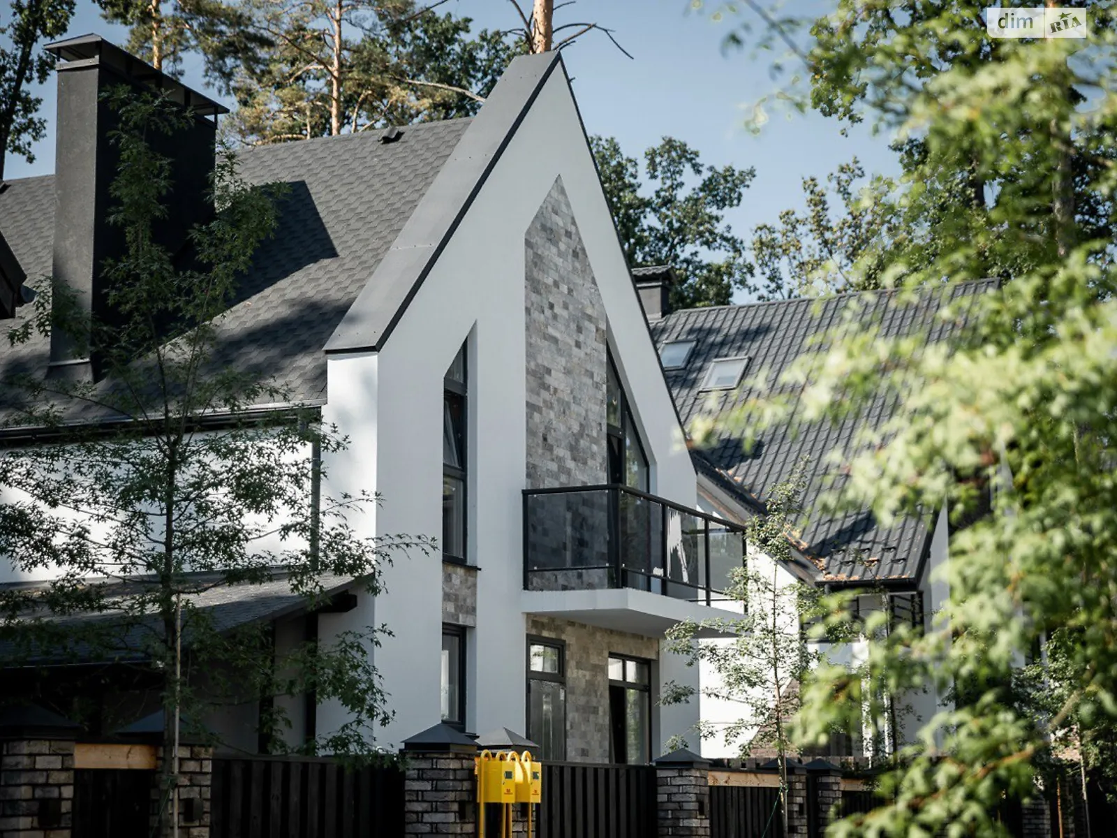 Продается дом на 2 этажа 155 кв. м с беседкой, цена: 200000 $ - фото 1