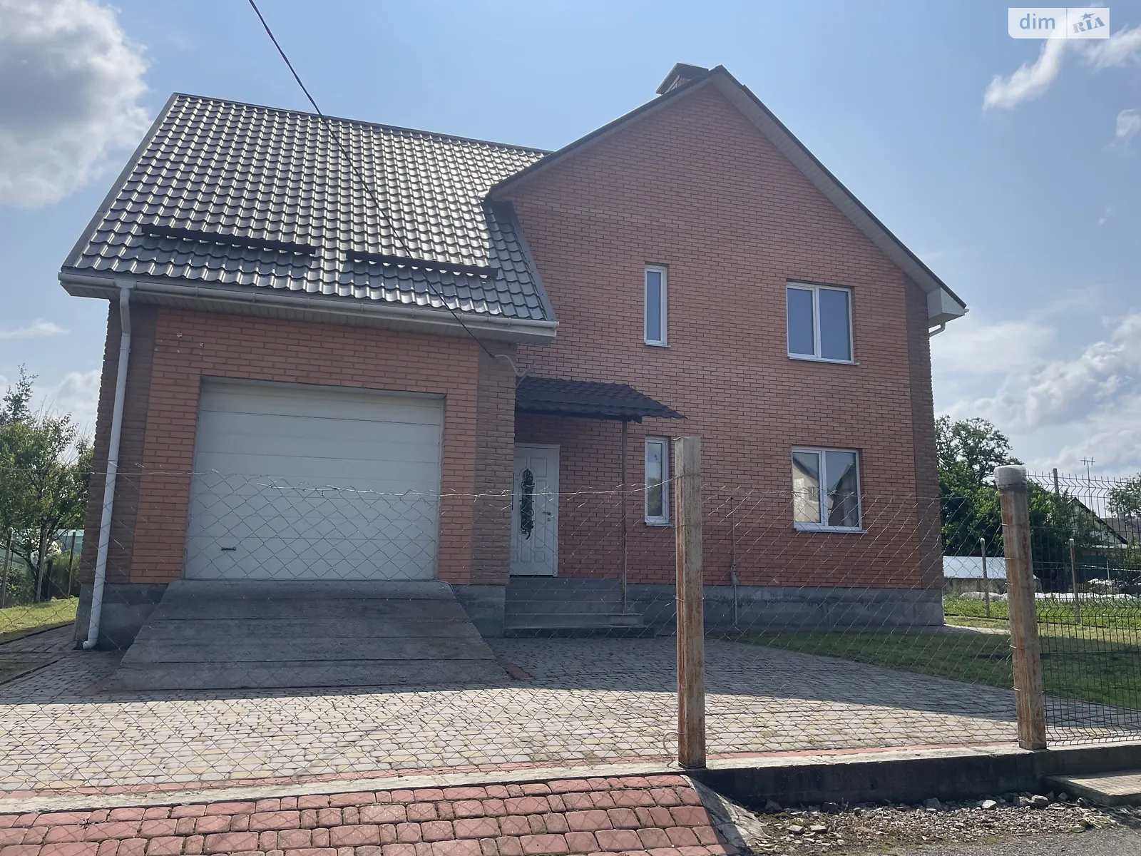 Продается дом на 2 этажа 196 кв. м с беседкой, цена: 75000 $ - фото 1