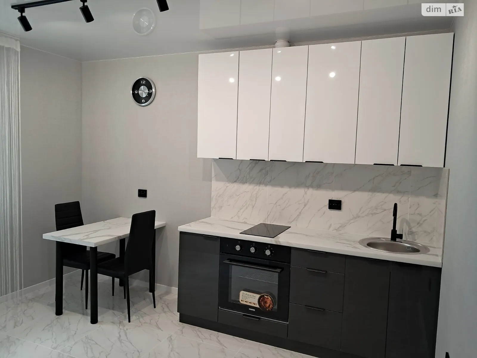Продается 1-комнатная квартира 36.4 кв. м в Новоселках, ул. Озерная, 27А - фото 1