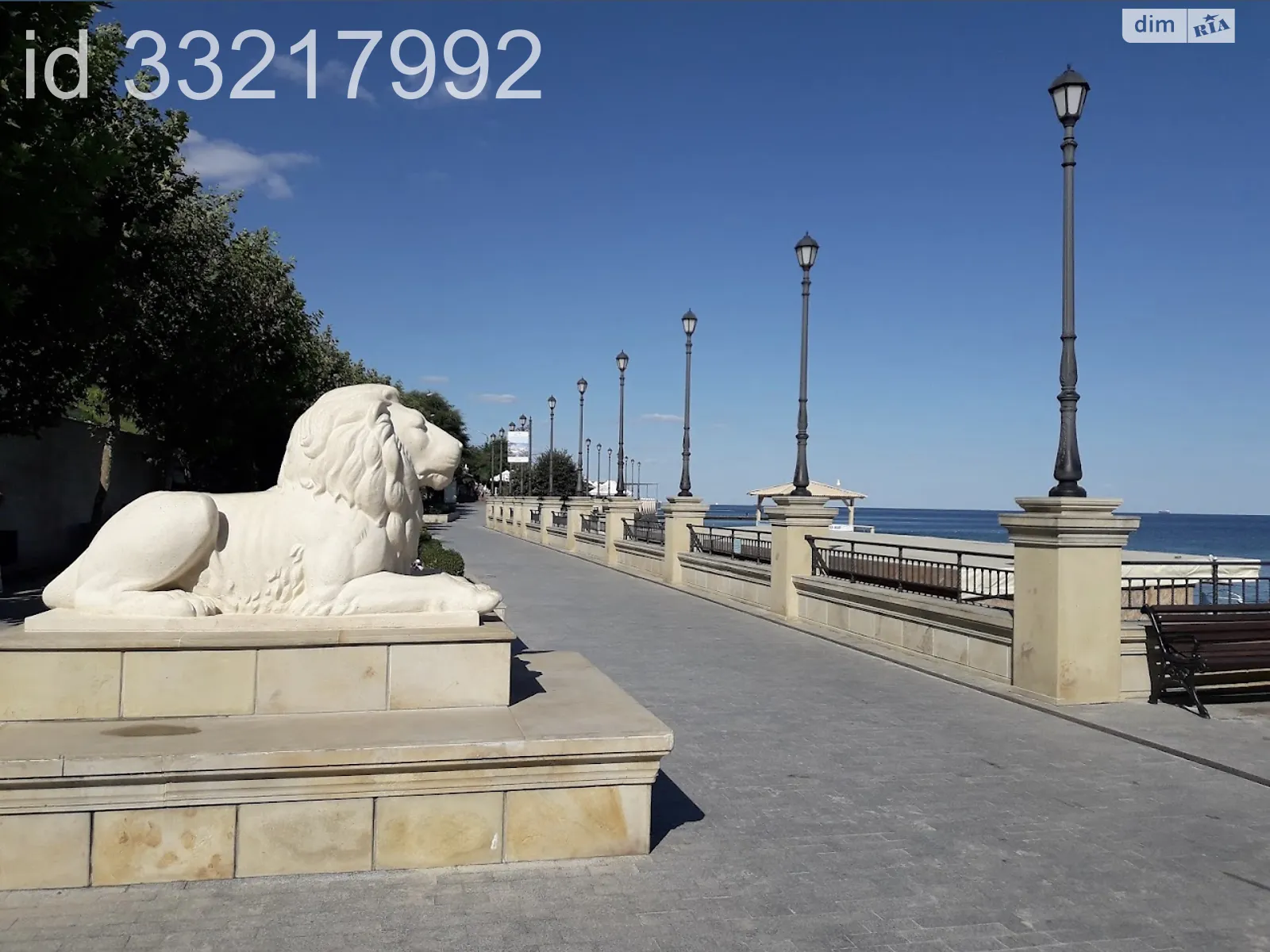 Продается дом на 2 этажа 110 кв. м с бассейном, цена: 150000 $ - фото 1