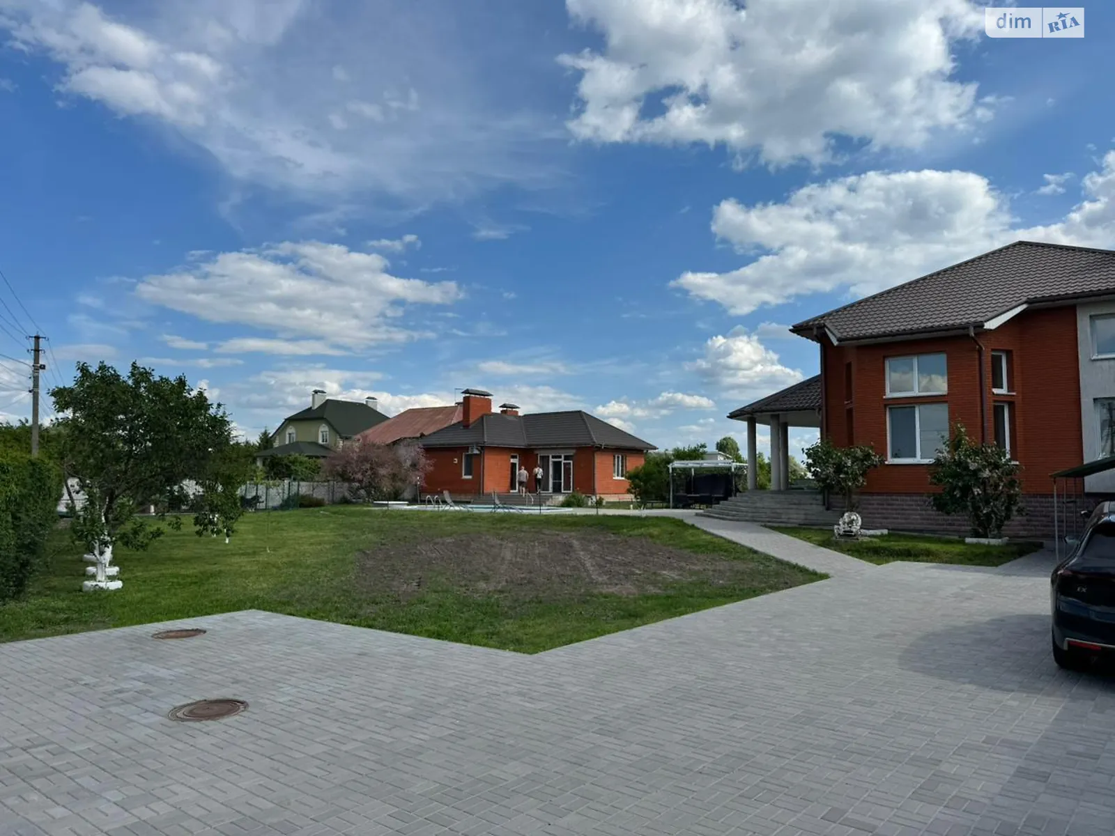 Продается дом на 2 этажа 380 кв. м с участком, цена: 380000 $ - фото 1