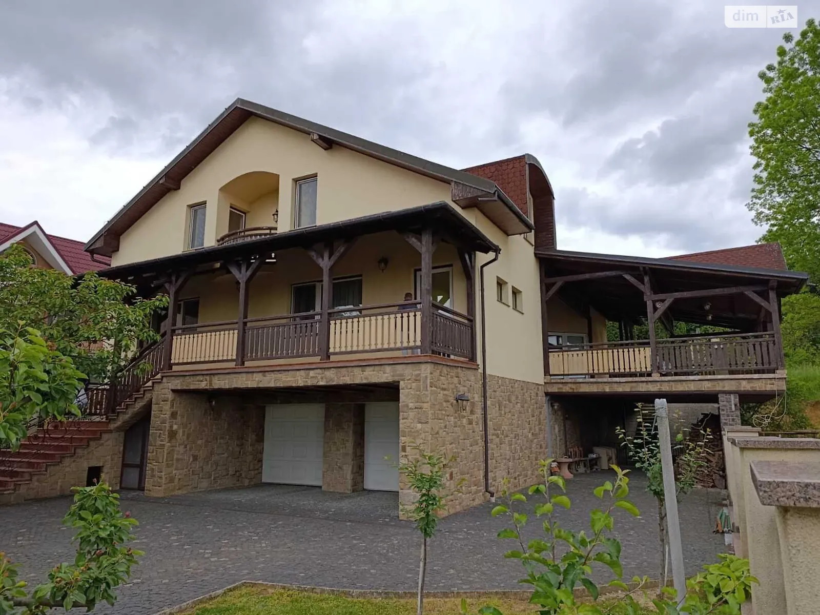 Продается дом на 2 этажа 540 кв. м с мебелью, цена: 333000 € - фото 1