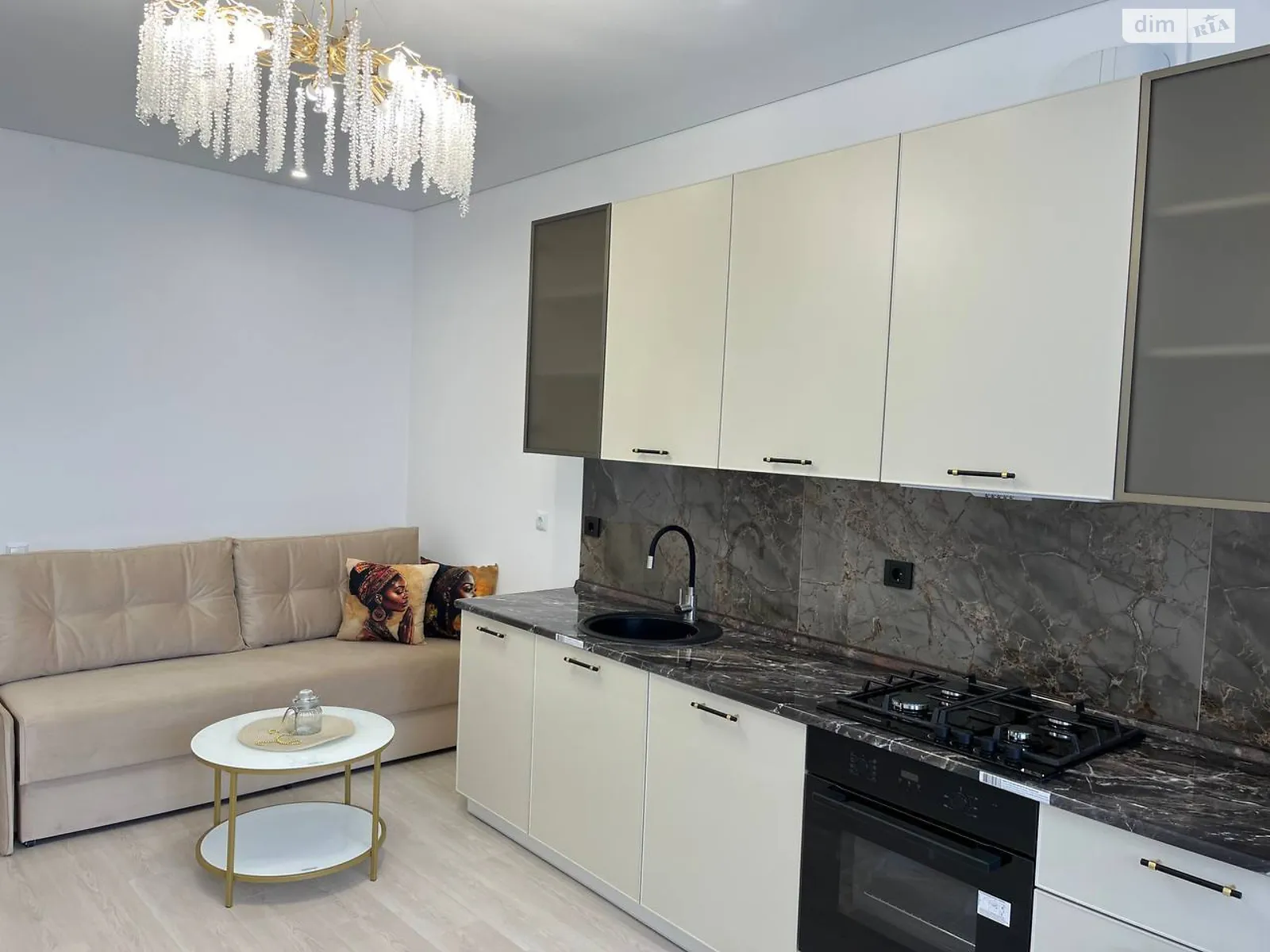 Продается 1-комнатная квартира 61.4 кв. м в Виннице, ул. Полевая - фото 1