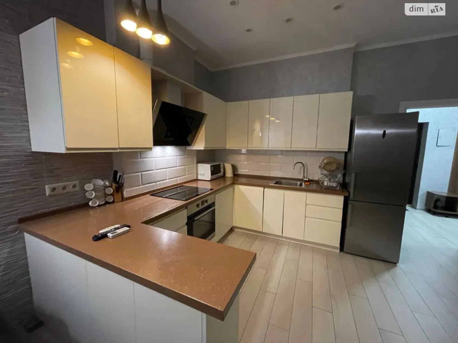 Продается 1-комнатная квартира 53 кв. м в Киеве, ул. Трускавецкая, 4Б - фото 1