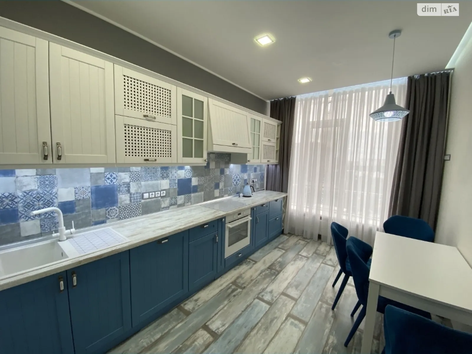 Продається 1-кімнатна квартира 46 кв. м у Одесі, бул. Французький, 60Г - фото 1