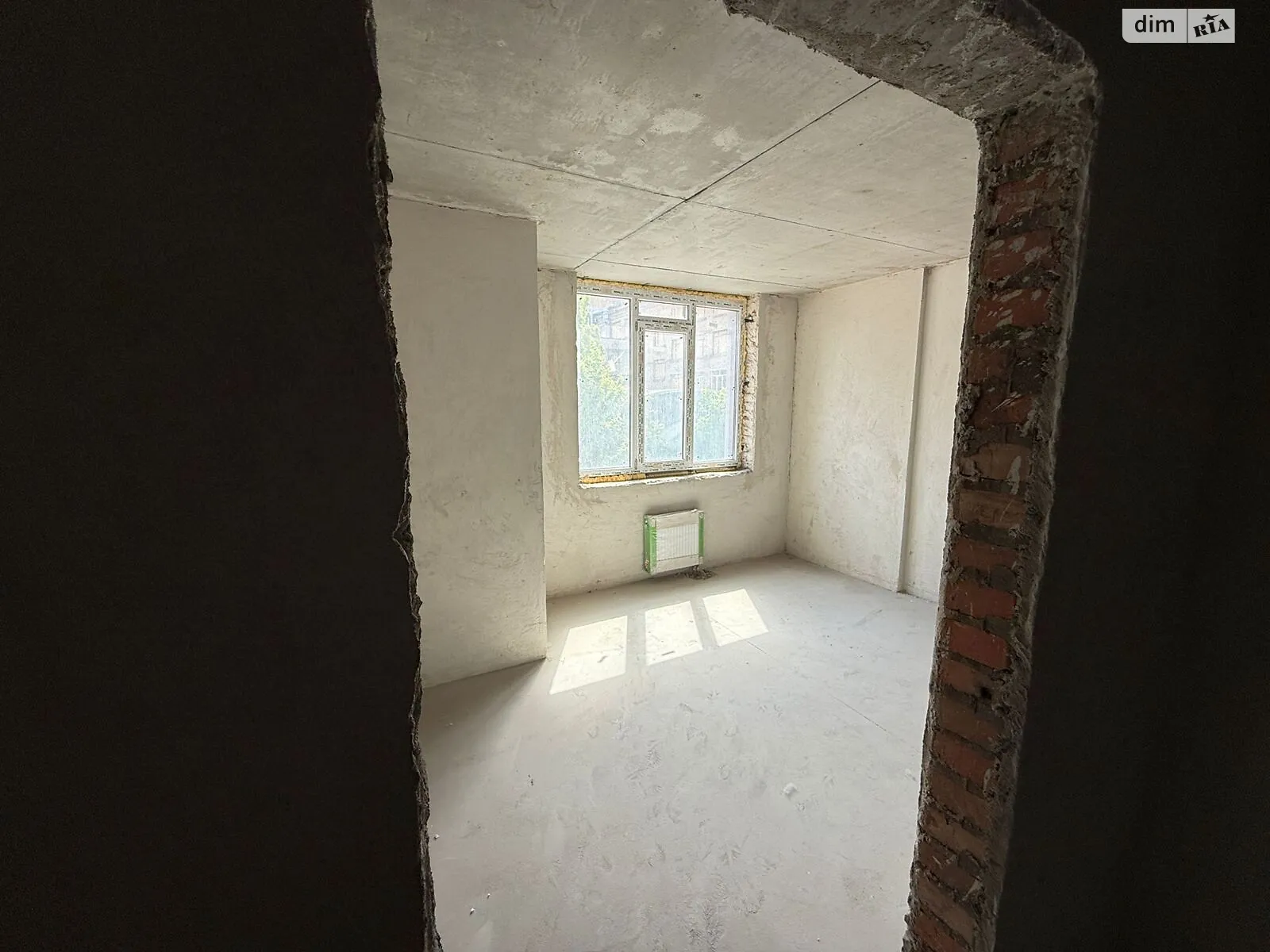 Продается 1-комнатная квартира 35.3 кв. м в Киеве, ул. Владимира Сосюры, 6 - фото 1