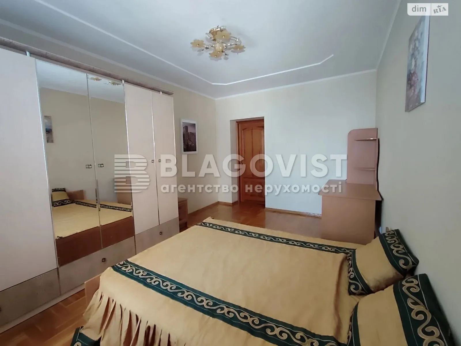 Продается 3-комнатная квартира 100 кв. м в Киеве, ул. Смелянская, 10/31 - фото 1