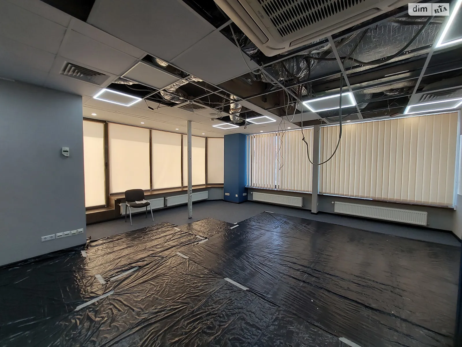 Сдается в аренду офис 643 кв. м в бизнес-центре, цена: 11574 $ - фото 1