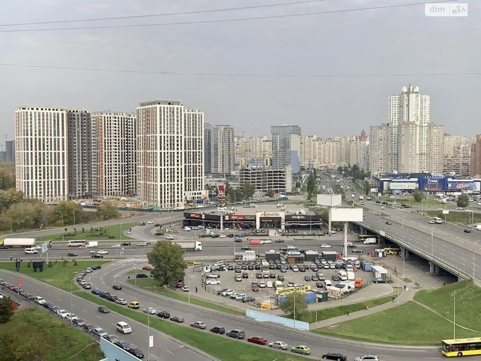 Продается 3-комнатная квартира 100 кв. м в Киеве, ул. Завальная - фото 1
