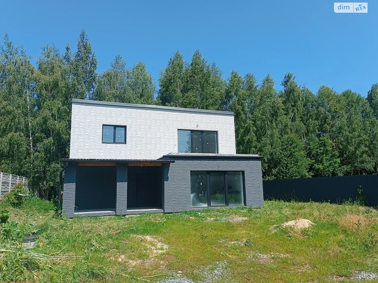 Продается дом на 2 этажа 143 кв. м с бассейном, цена: 145000 $ - фото 1