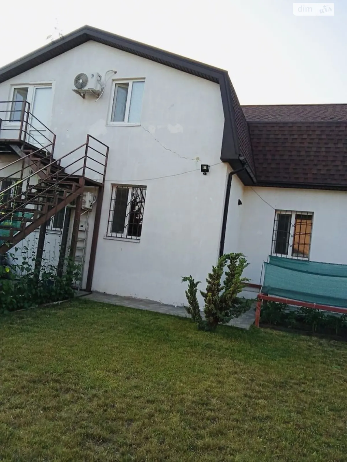 Продается дом на 2 этажа 160 кв. м с бассейном, цена: 140000 $ - фото 1