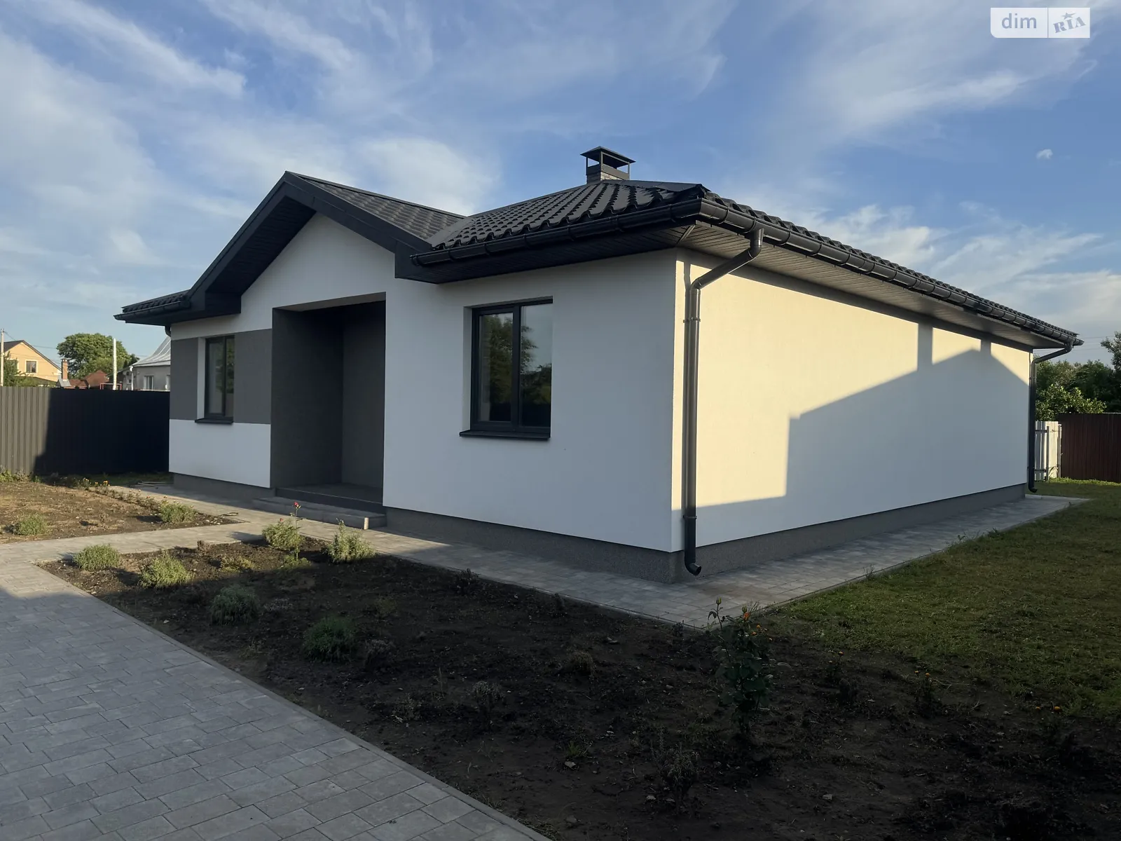 Продается одноэтажный дом 104 кв. м с верандой, цена: 85000 $ - фото 1