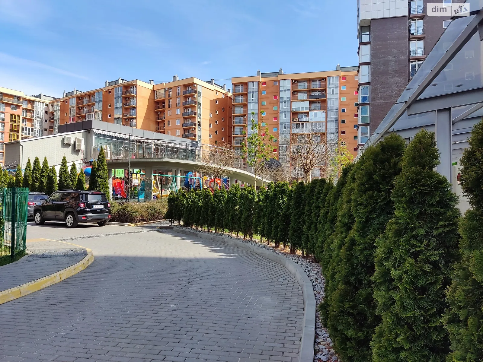 Продається 4-кімнатна квартира 117 кв. м у Чернівцях - фото 1