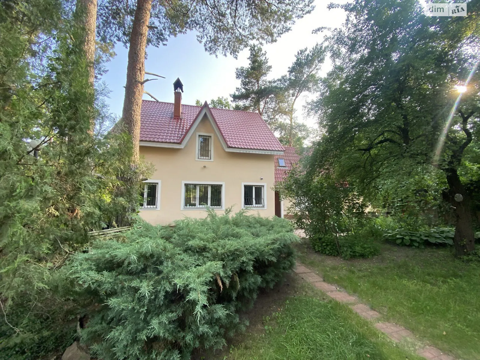 Сдается в аренду дом на 2 этажа 150 кв. м с верандой, цена: 1000 $ - фото 1