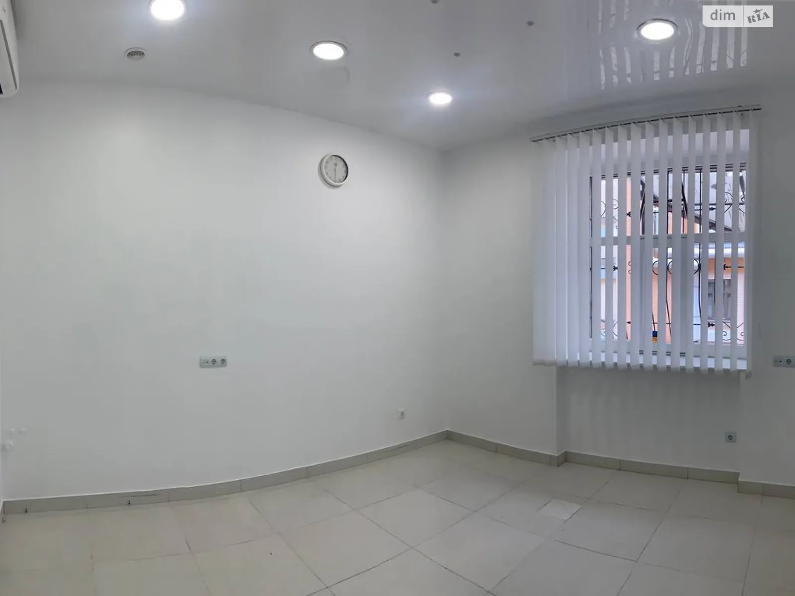 Продається приміщення вільного призначення 71.6 кв. м в 4-поверховій будівлі, цена: 185000 $ - фото 1