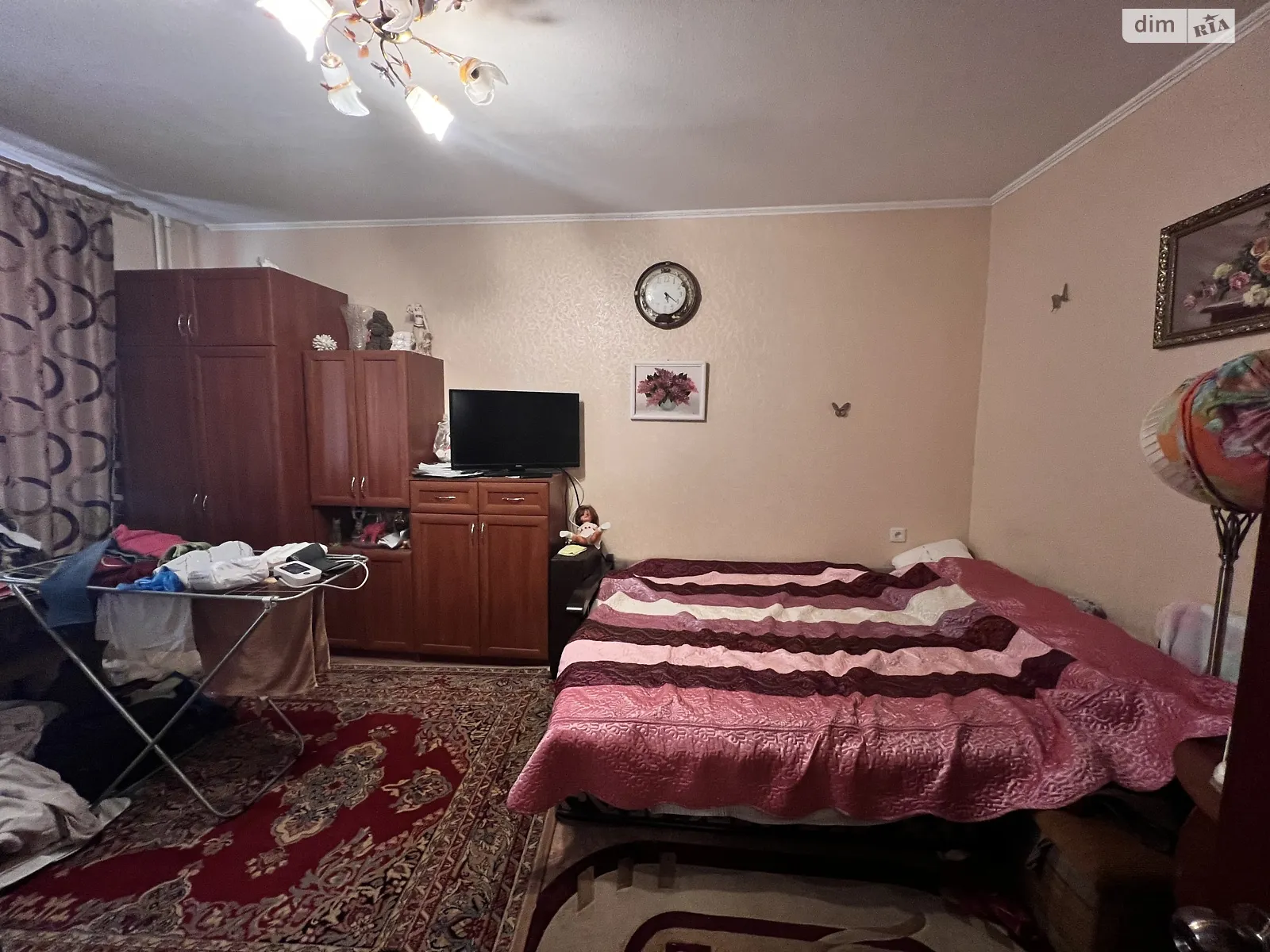 Продается 1-комнатная квартира 32 кв. м в Киеве, ул. Сержа Лифаря(Александра Сабурова), 5 - фото 1