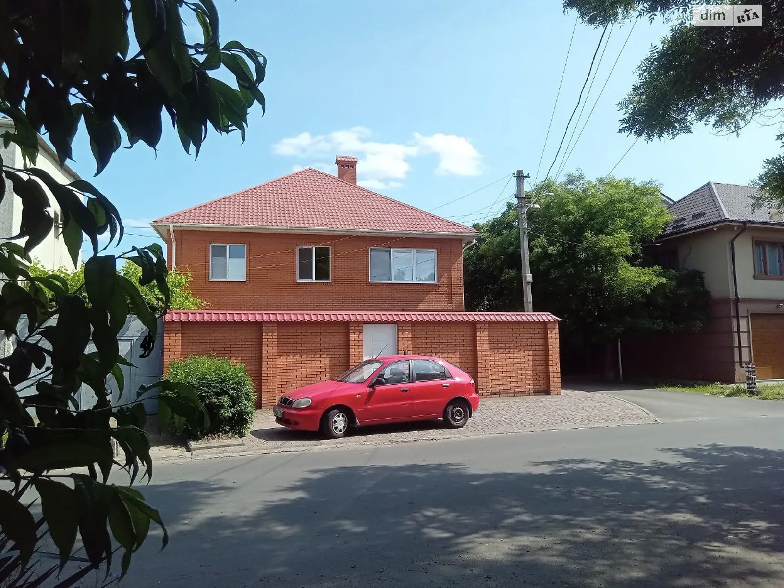 Продается дом на 2 этажа 245 кв. м с подвалом, цена: 165000 $ - фото 1