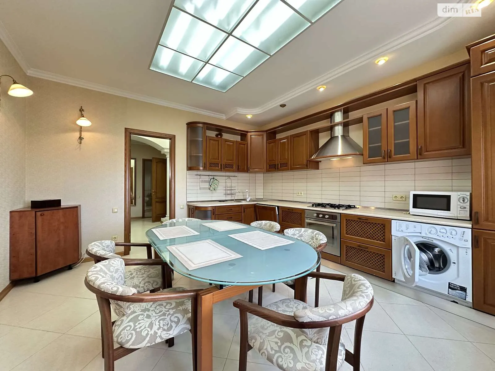 Продається 3-кімнатна квартира 109.4 кв. м у Одесі, вул. Новосельського, 69/71 - фото 1