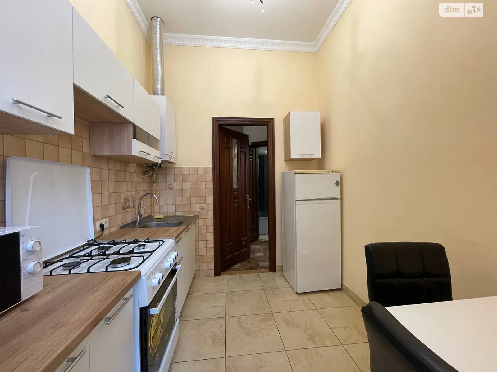 Сдается в аренду 1-комнатная квартира 31 кв. м в Львове, ул. Леонтовича, 15 - фото 1