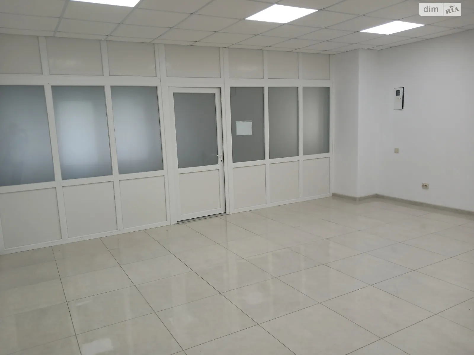 Здається в оренду приміщення вільного призначення 37 кв. м в 14-поверховій будівлі, цена: 7000 грн - фото 1