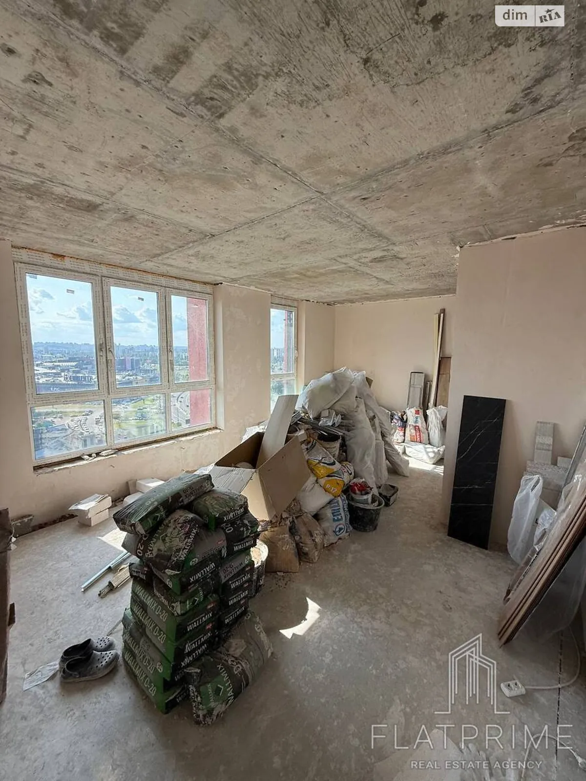 Продается 1-комнатная квартира 50 кв. м в Киеве, ул. Набережно-Рыбальская, 27 - фото 1