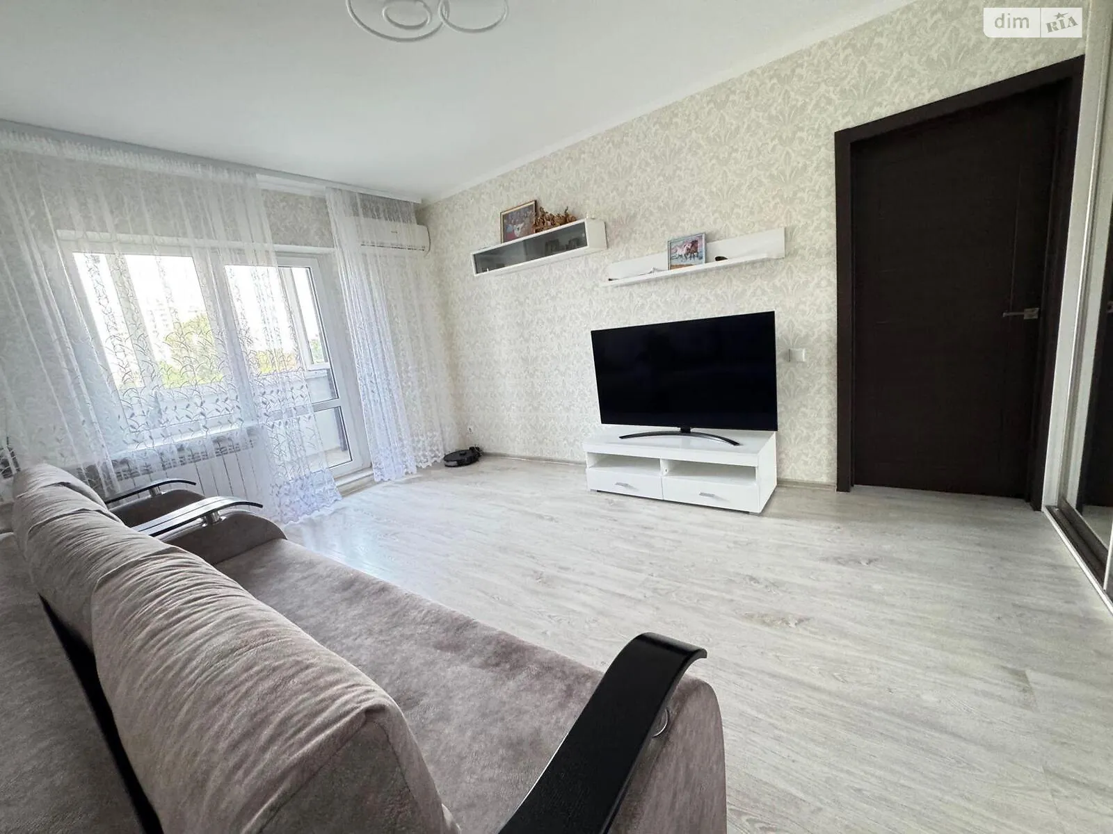 Продається 1-кімнатна квартира 42 кв. м у Києві, вул. Миропільська, 37 - фото 1