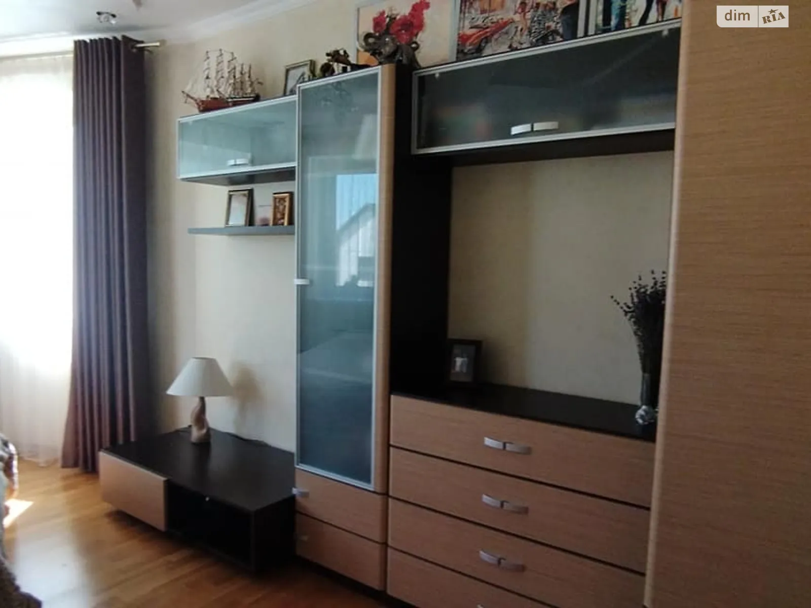 Продается дом на 2 этажа 210 кв. м с подвалом, цена: 215000 $ - фото 1