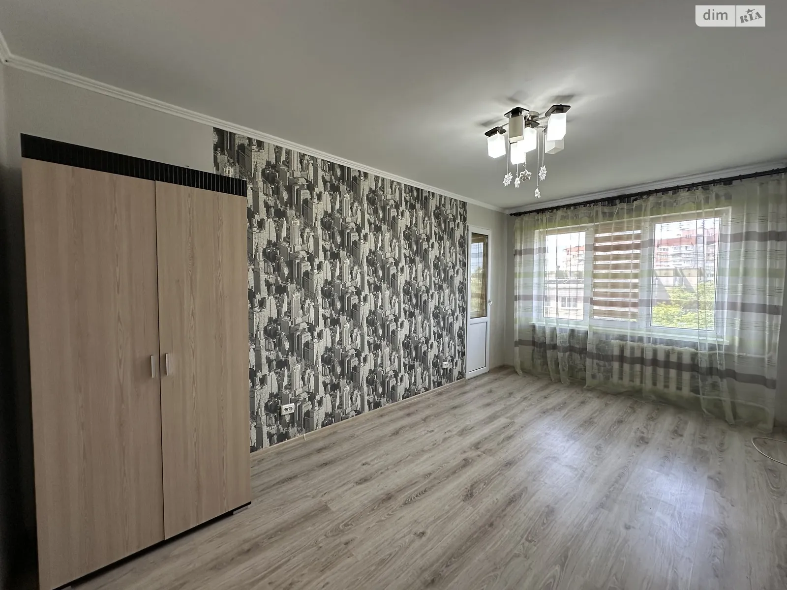 Продается 3-комнатная квартира 62.3 кв. м в Ровно, ул. Степана Бандеры, 69А - фото 1