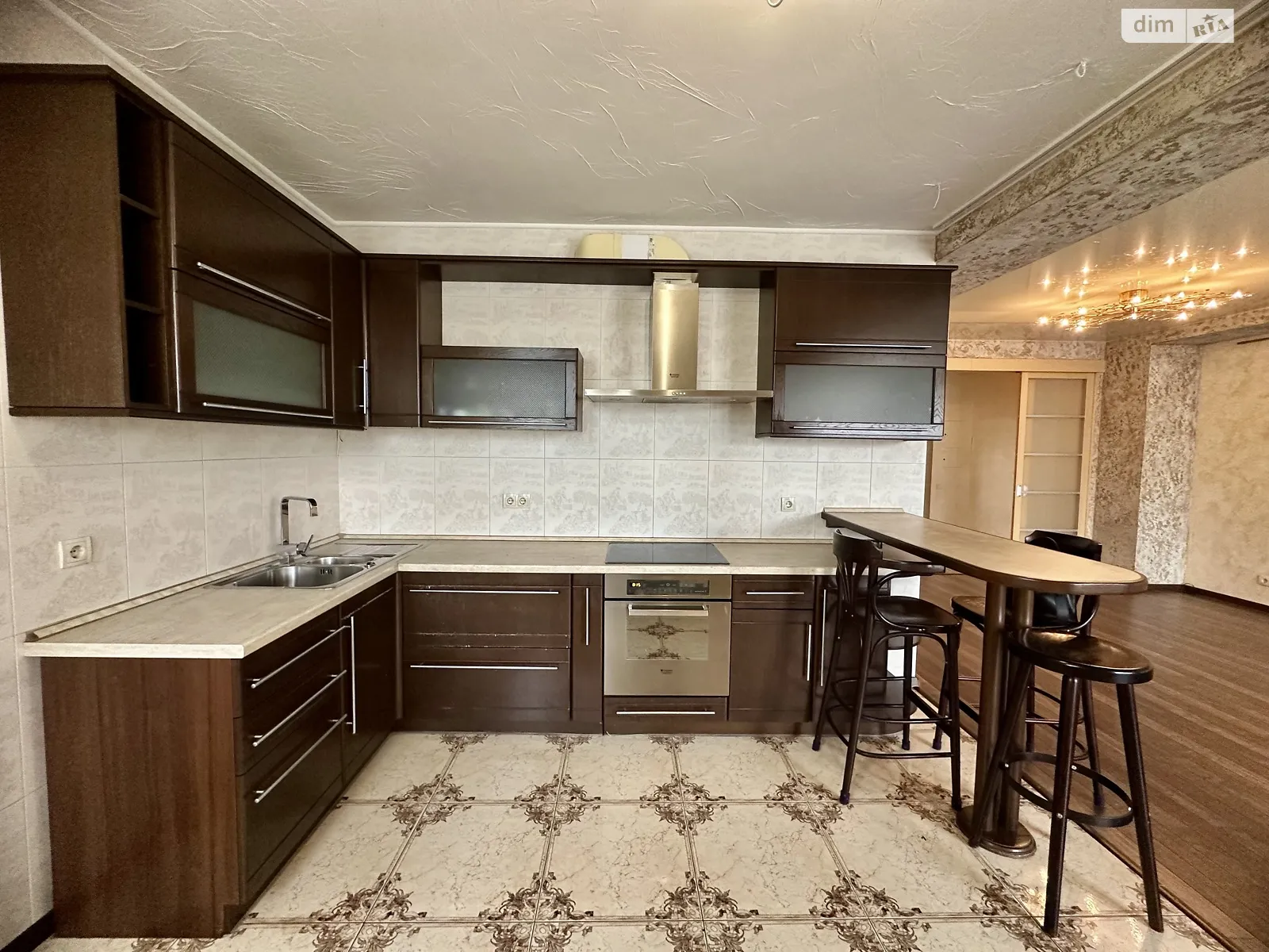 Продается 2-комнатная квартира 80 кв. м в Киеве, ул. Макеевская, 8 - фото 1