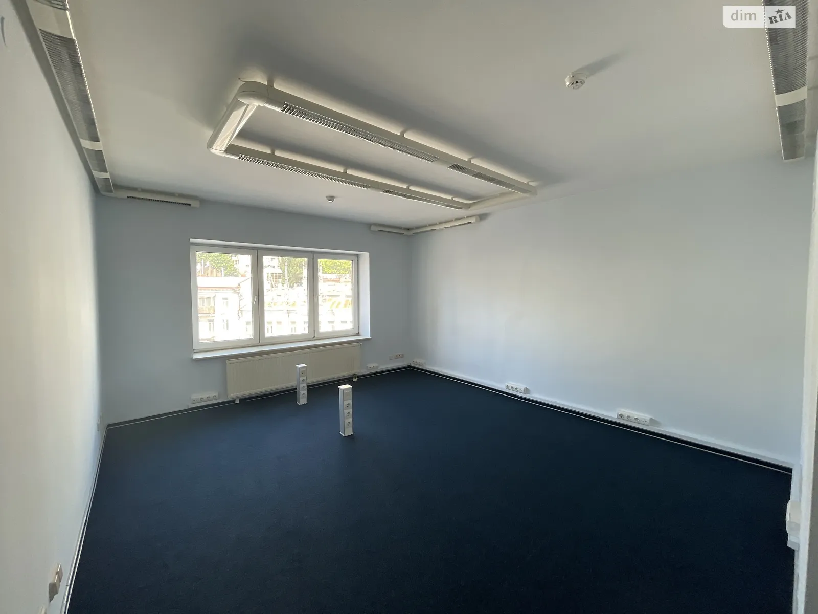 Сдается в аренду офис 154 кв. м в бизнес-центре, цена: 1700 $ - фото 1