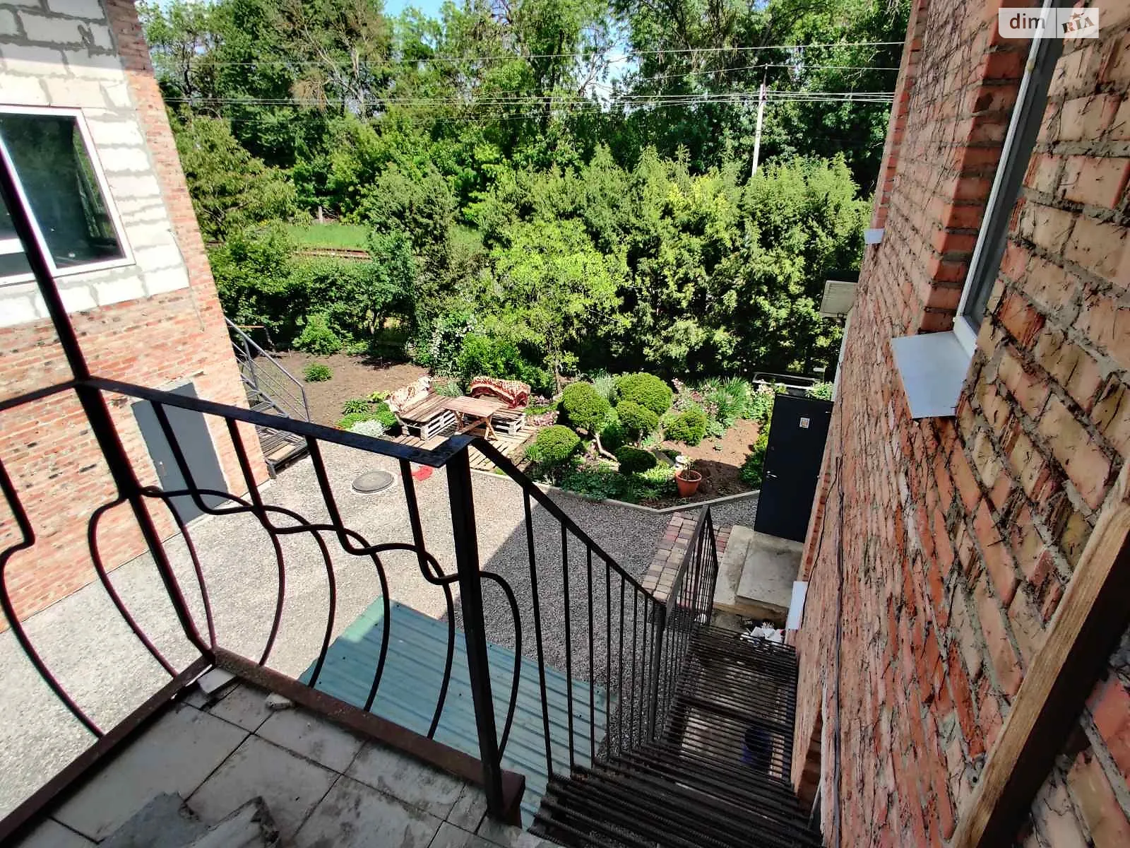 Продается дом на 2 этажа 155.4 кв. м с участком, цена: 125000 $ - фото 1