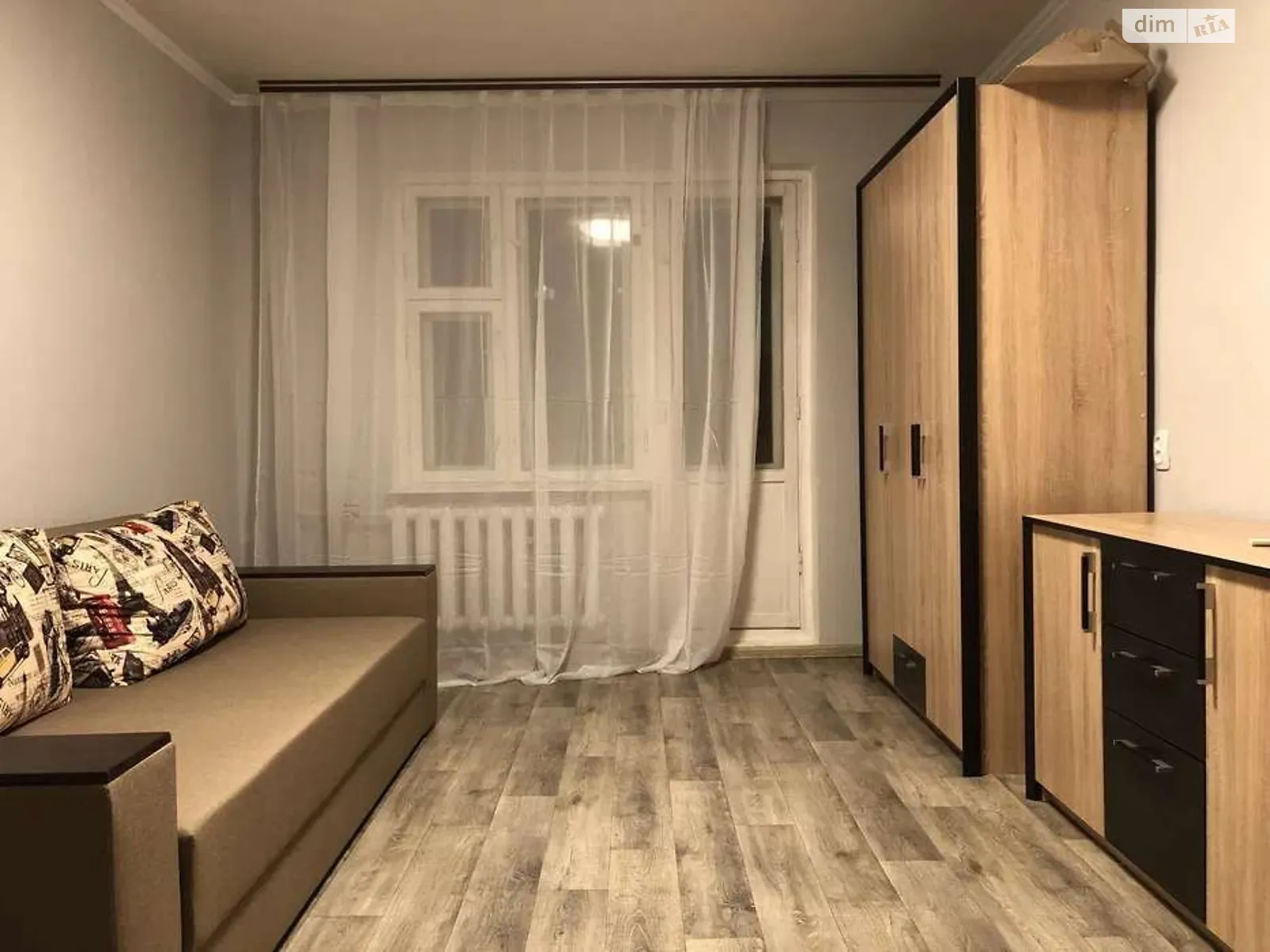 Продается 1-комнатная квартира 44 кв. м в Киеве, ул. Лариси Руденко, 21 - фото 1
