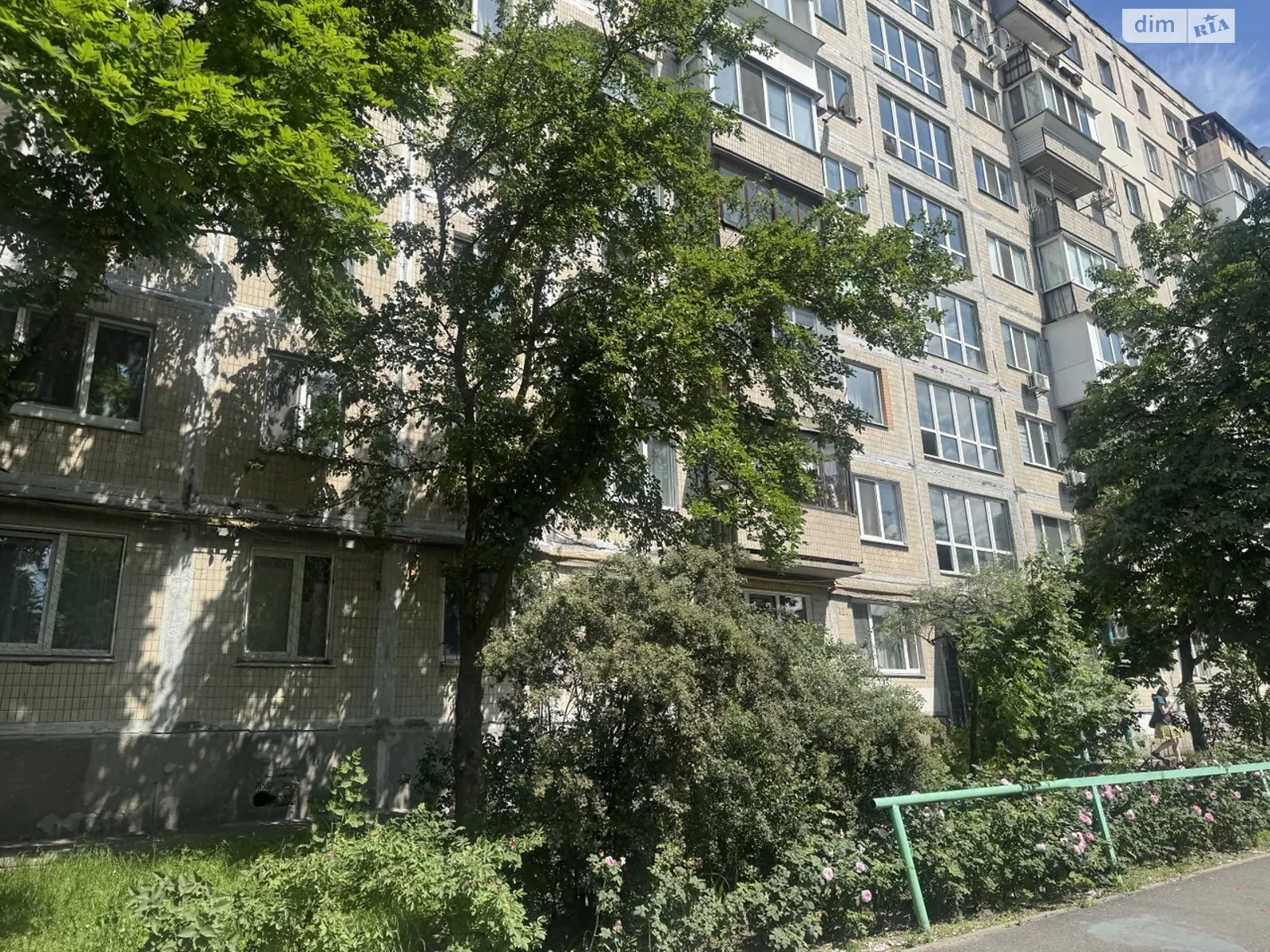 ул. Милютенко, 23 Лесной Массив Киев Лесная - фото 1