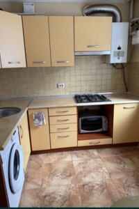 Зніму квартиру в Чорткові  довгостроково