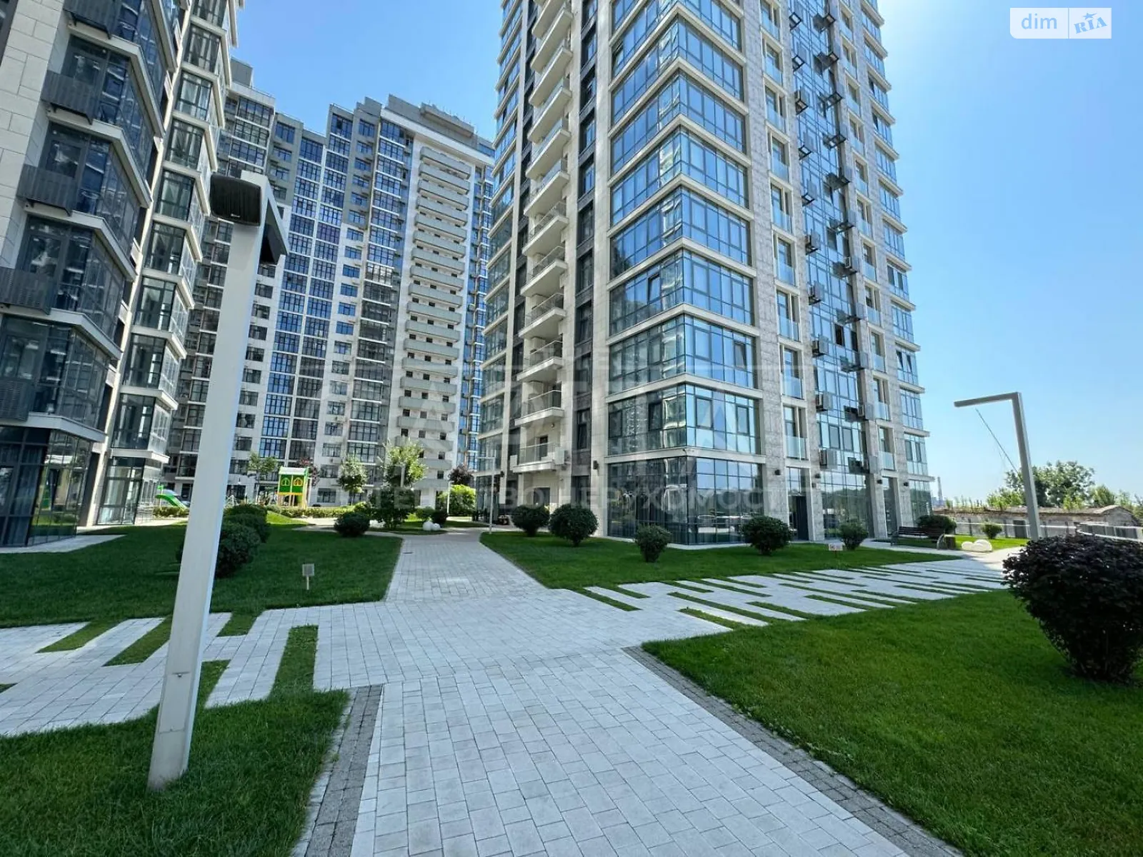 Продается 4-комнатная квартира 182 кв. м в Киеве, ул. Андрея Верхогляда(Драгомирова), 17Б - фото 1