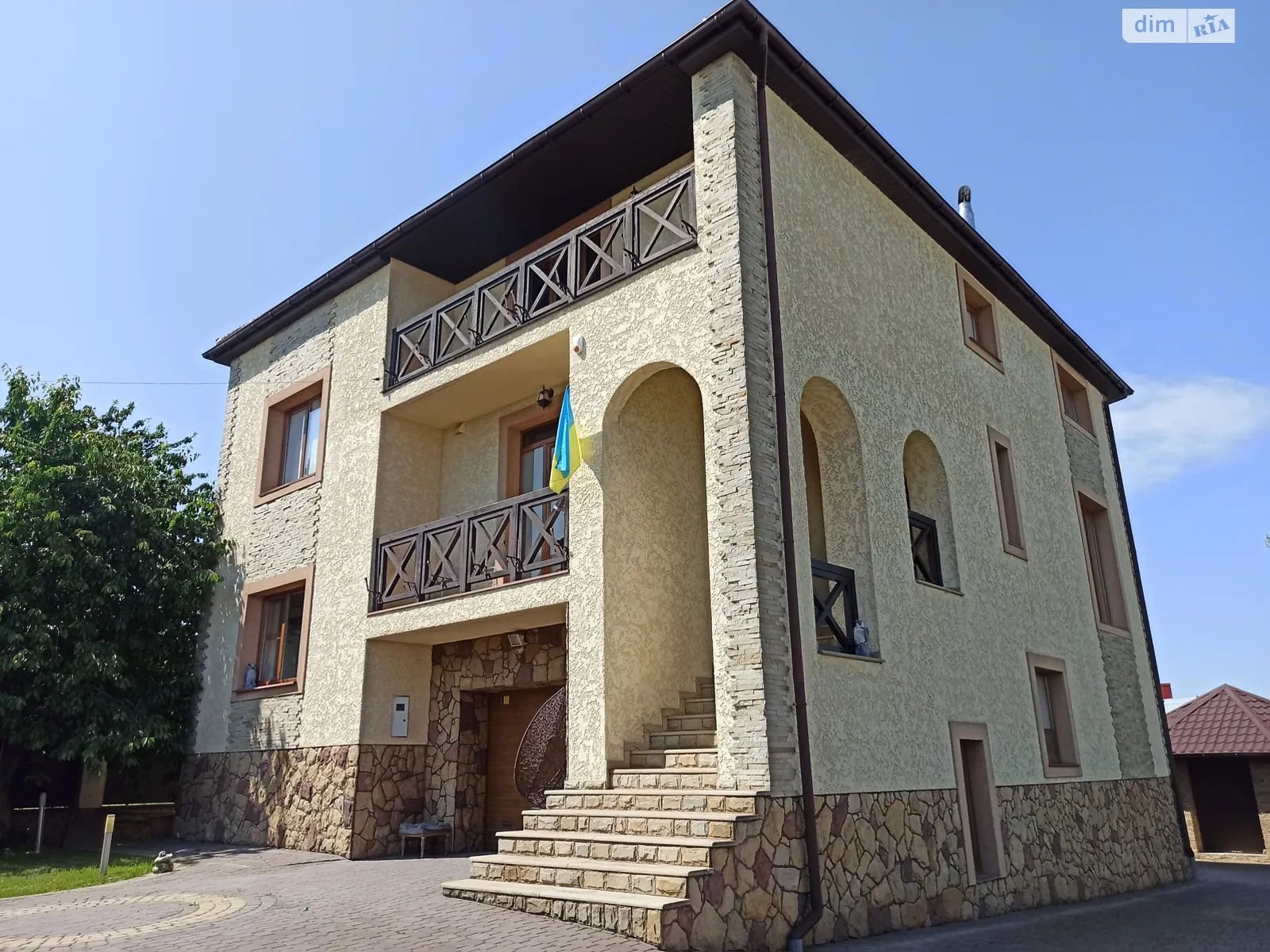 Продається будинок 3 поверховий 352.6 кв. м з гаражем, цена: 250000 $ - фото 1