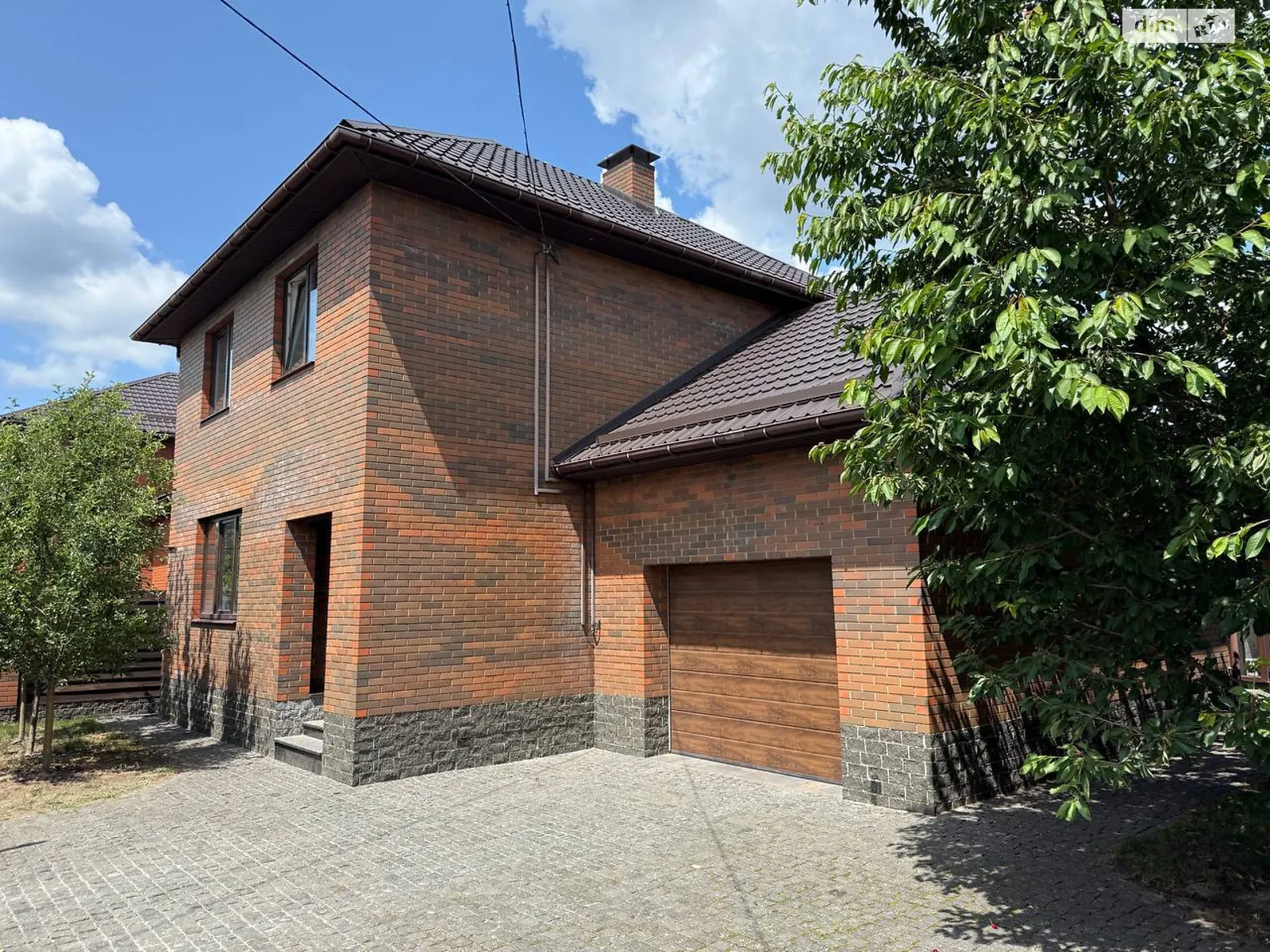 Продается дом на 2 этажа 198 кв. м с беседкой, цена: 450000 $ - фото 1