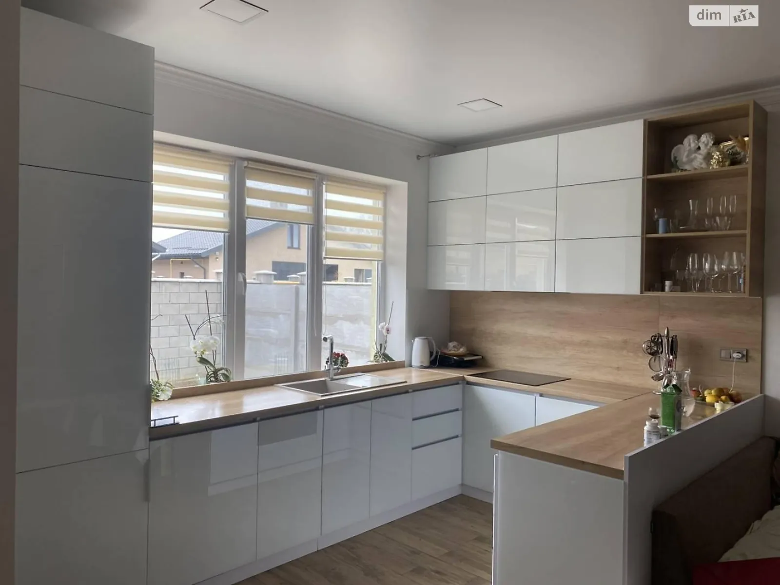 Продается дом на 2 этажа 110 кв. м с беседкой, цена: 160000 $ - фото 1