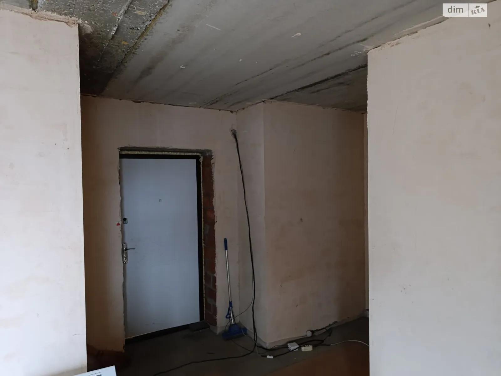 Продается 1-комнатная квартира 35.8 кв. м в Святопетровское, ул. Назария Яремчука, 20 - фото 1