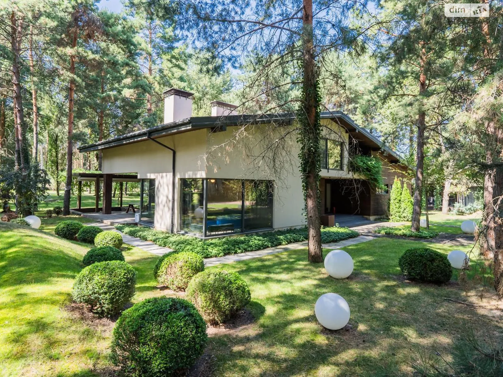 Сдается в аренду дом на 2 этажа 264 кв. м с беседкой, цена: 5500 $ - фото 1