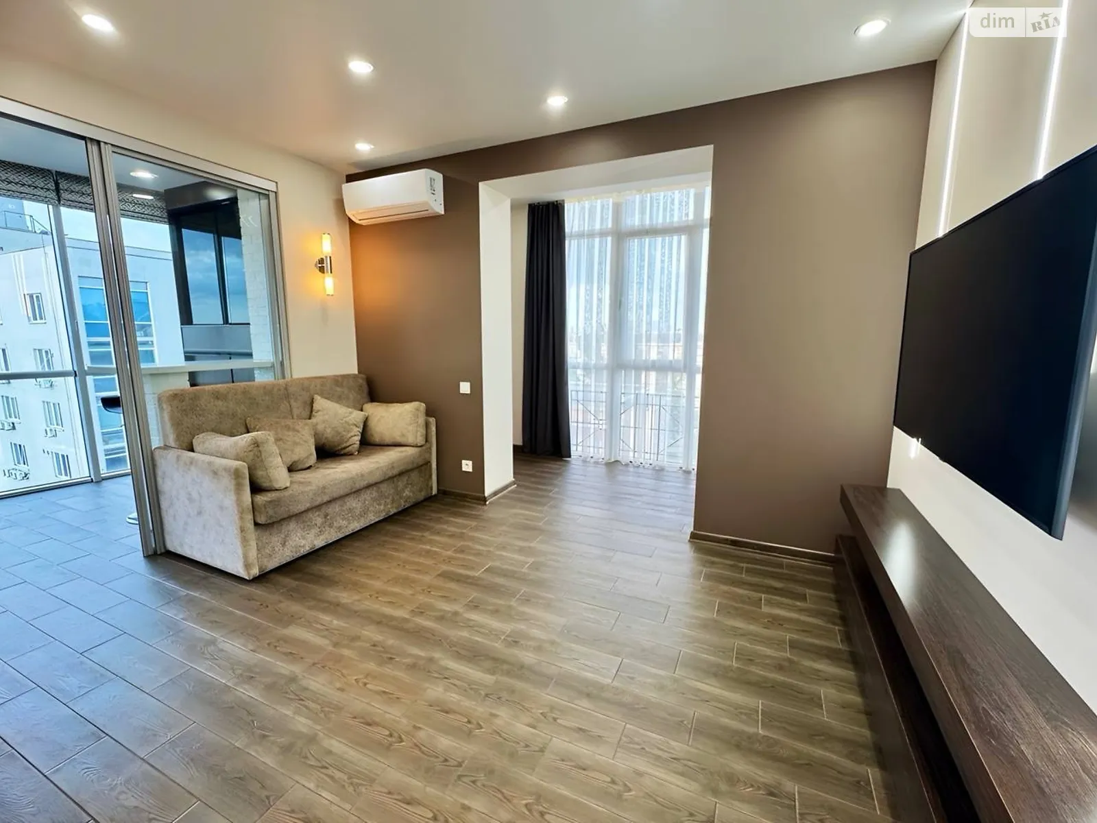 Продается 1-комнатная квартира 58.6 кв. м в Днепре, цена: 82000 $ - фото 1