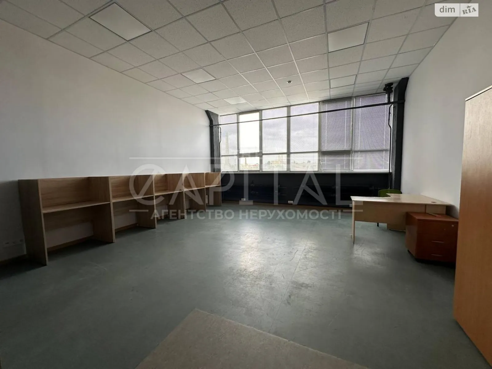Сдается в аренду офис 300 кв. м в бизнес-центре, цена: 3000 $ - фото 1