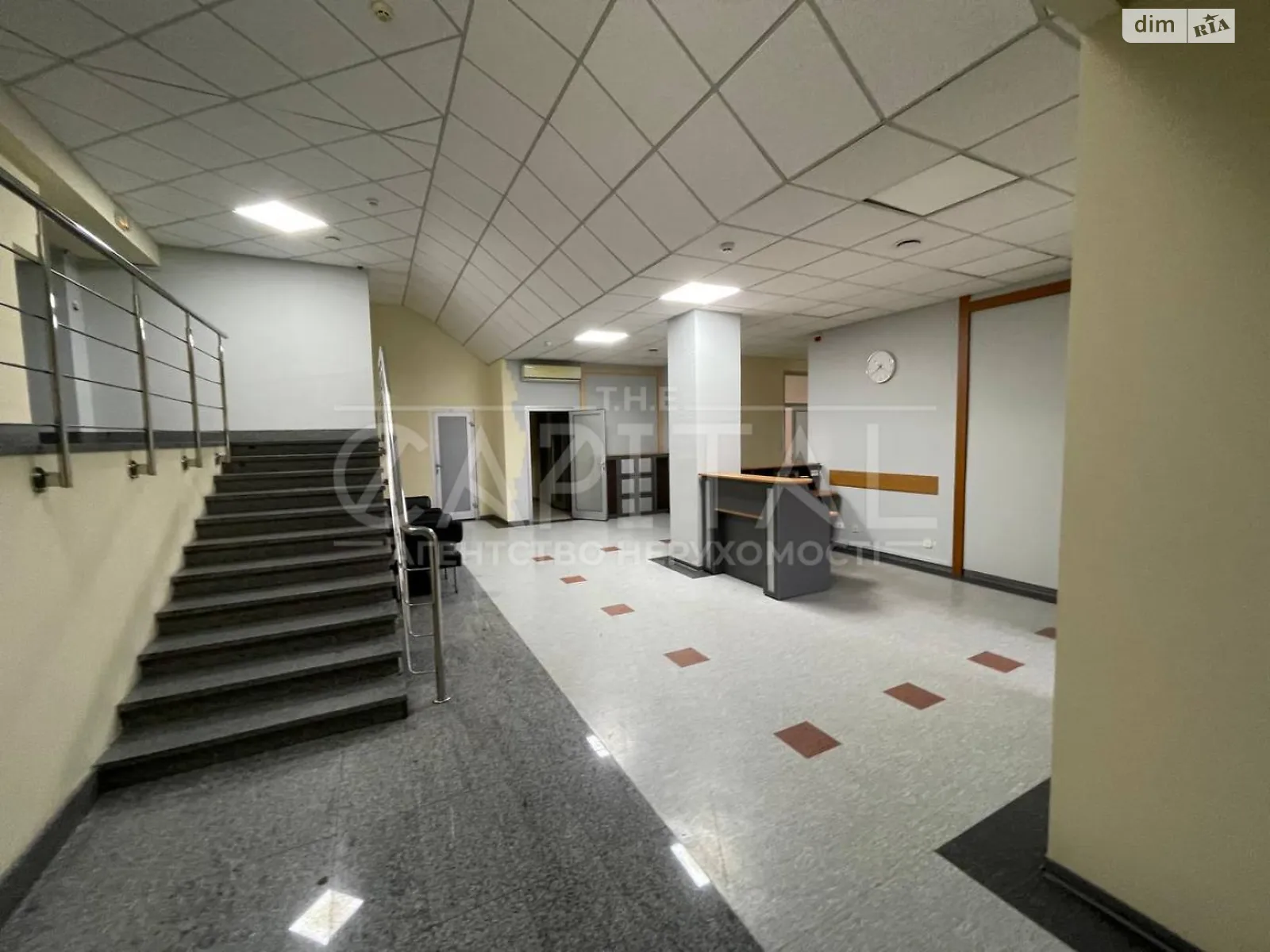 Сдается в аренду офис 800 кв. м в бизнес-центре, цена: 8285 $ - фото 1