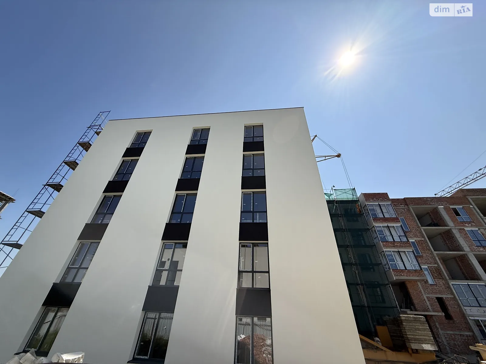 Продается 1-комнатная квартира 37 кв. м в Солонке, ул. Ивана Рубчака - фото 1
