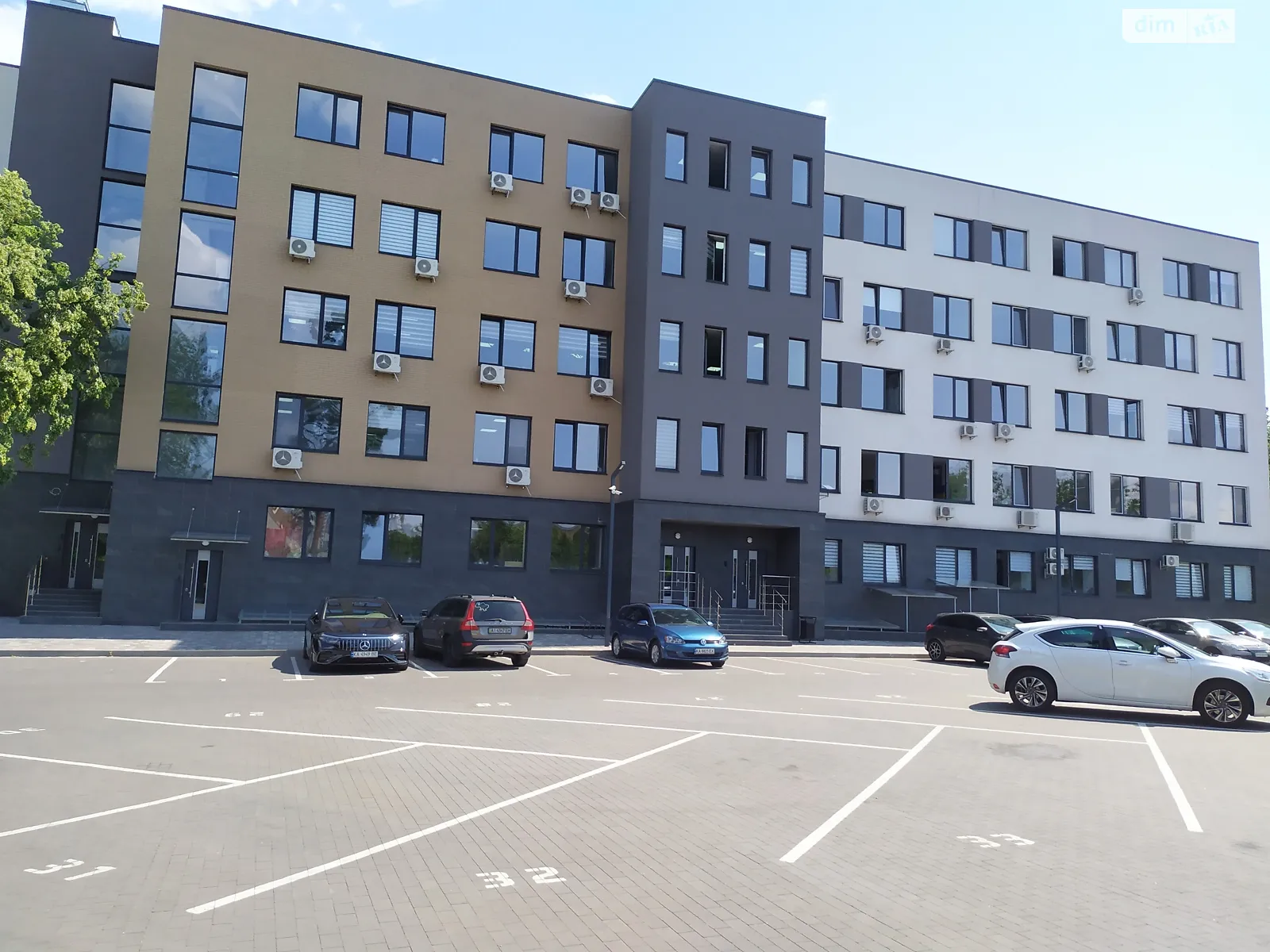 Сдается в аренду офис 92 кв. м в бизнес-центре, цена: 37200 грн - фото 1