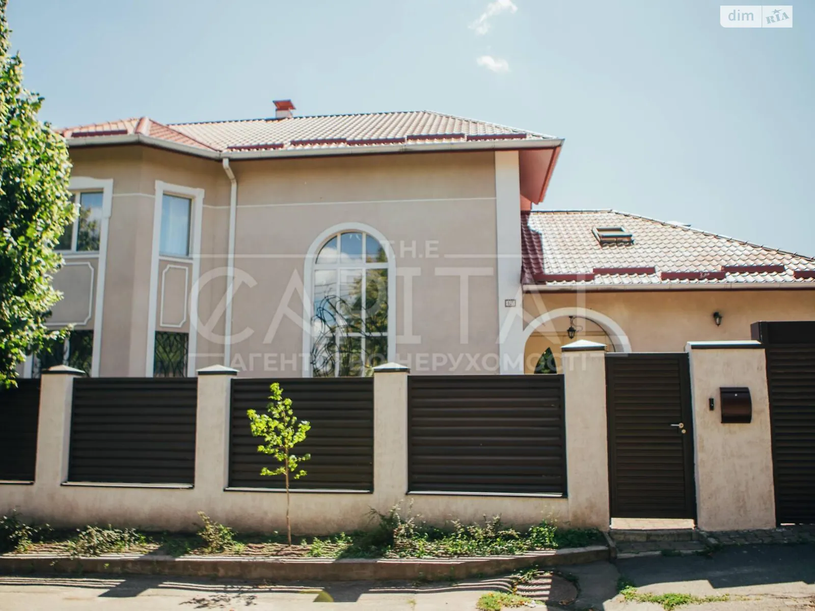 Сдается в аренду дом на 2 этажа 400 кв. м с мебелью, цена: 2400 $ - фото 1